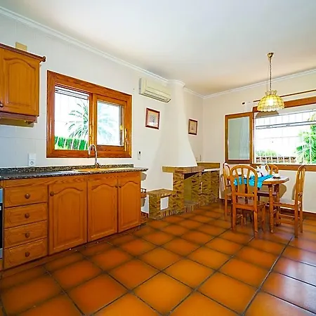 Cantallops - With Private Pool. Free Wifi Willa